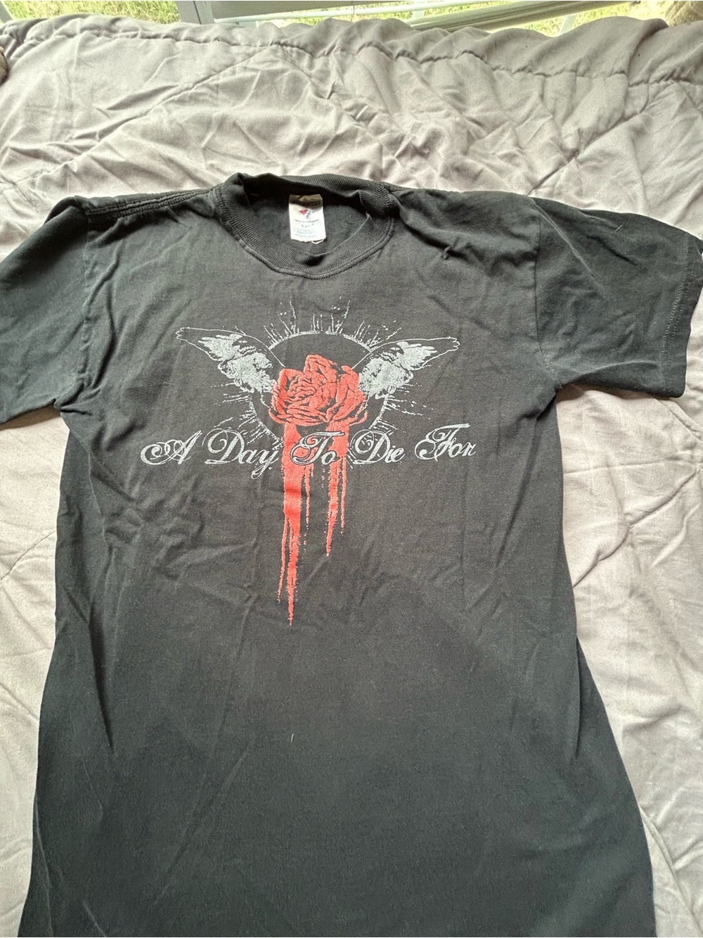 💚3/$25 A Day To Die For Men's small Black Graphic Tee with Red Rose